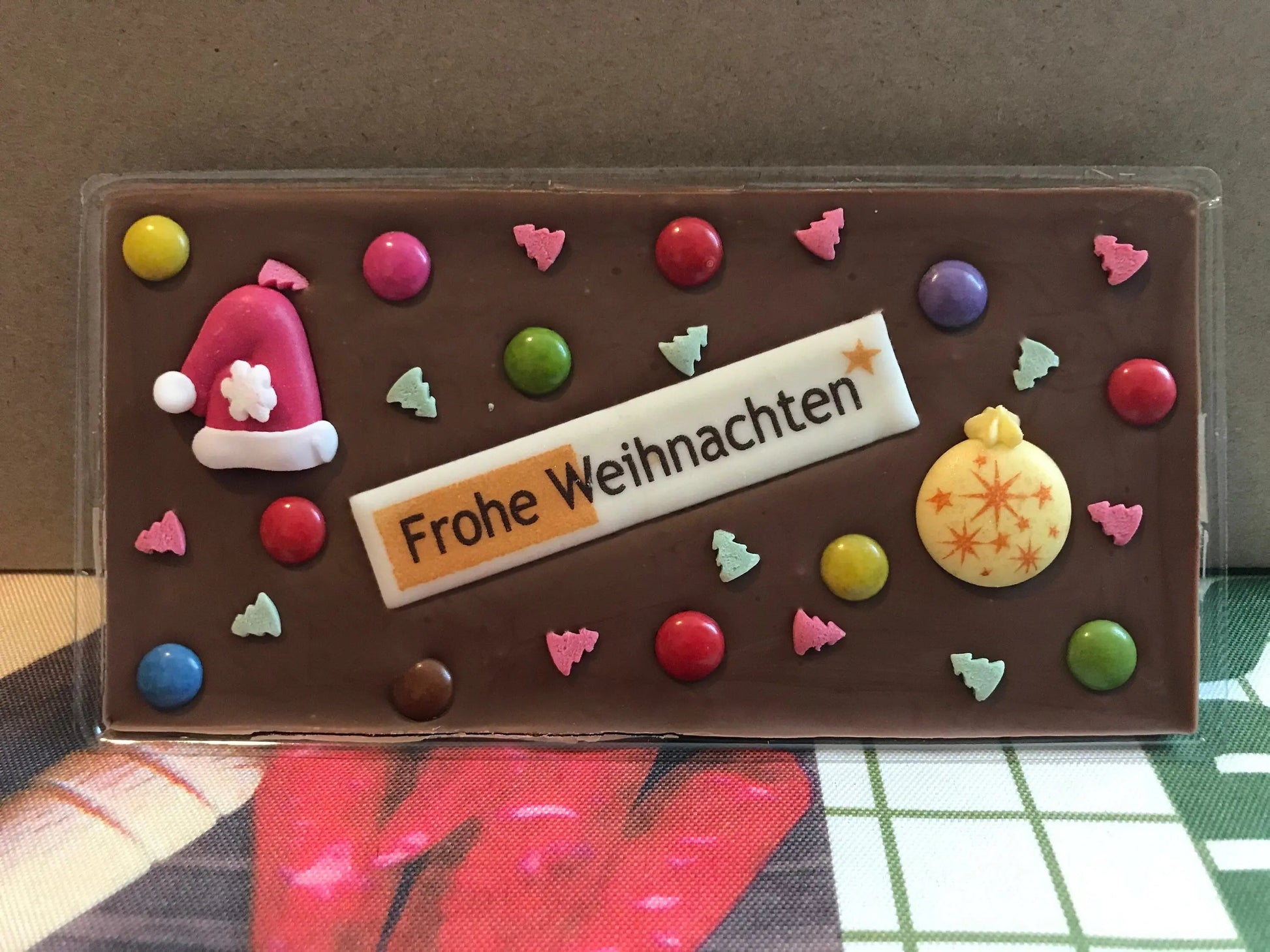 Schokolade mit Weihnachtskugel (Gelb) und Zucker-Dekor-2