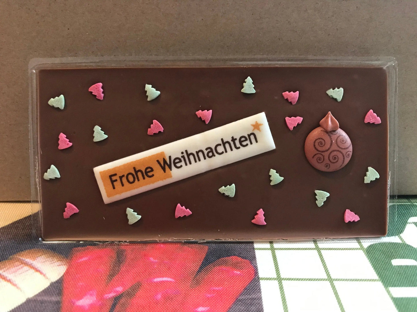Schokoladentafel mit Weihnachtskugel und Zucker-Dekor-3